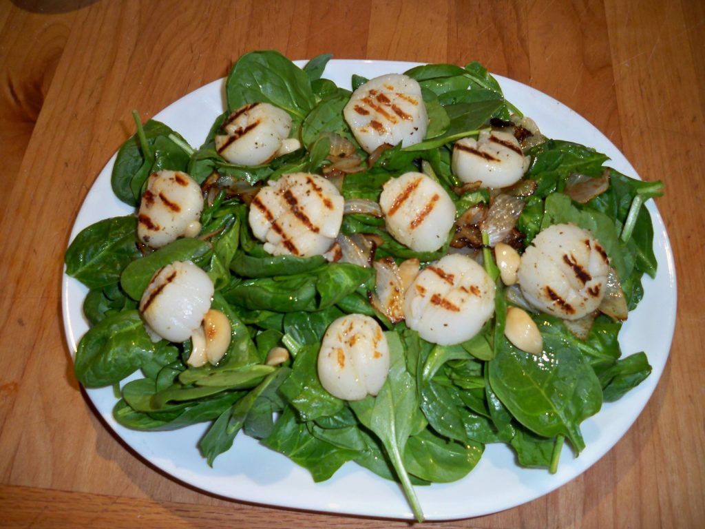 Spinach Salad w/ Grilled Scallops, Roasted Garlic and Glazed Onion