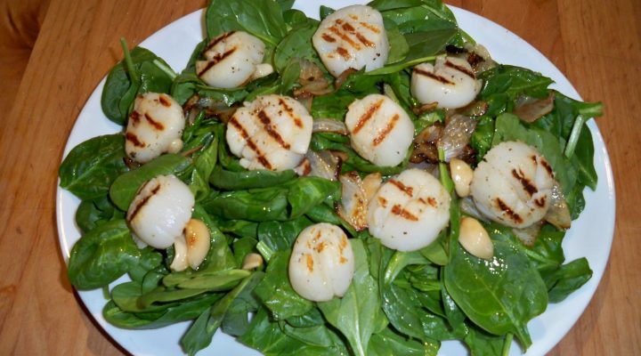 Spinach Salad w/ Grilled Scallops, Roasted Garlic and Glazed Onion