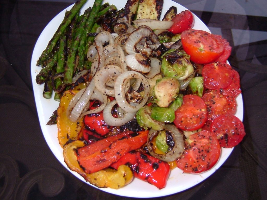 Creamy Rosemary-Parmesan Polenta with Garlic Grilled Veggies