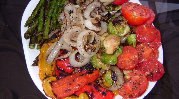 Creamy Rosemary-Parmesan Polenta with Garlic Grilled Veggies